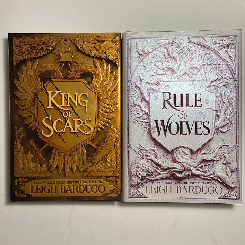 King of Scars. Rule of Wolves. 160kr styck. Böckerna är helt ny och olästa, extremt bra skick. . Övrigt.