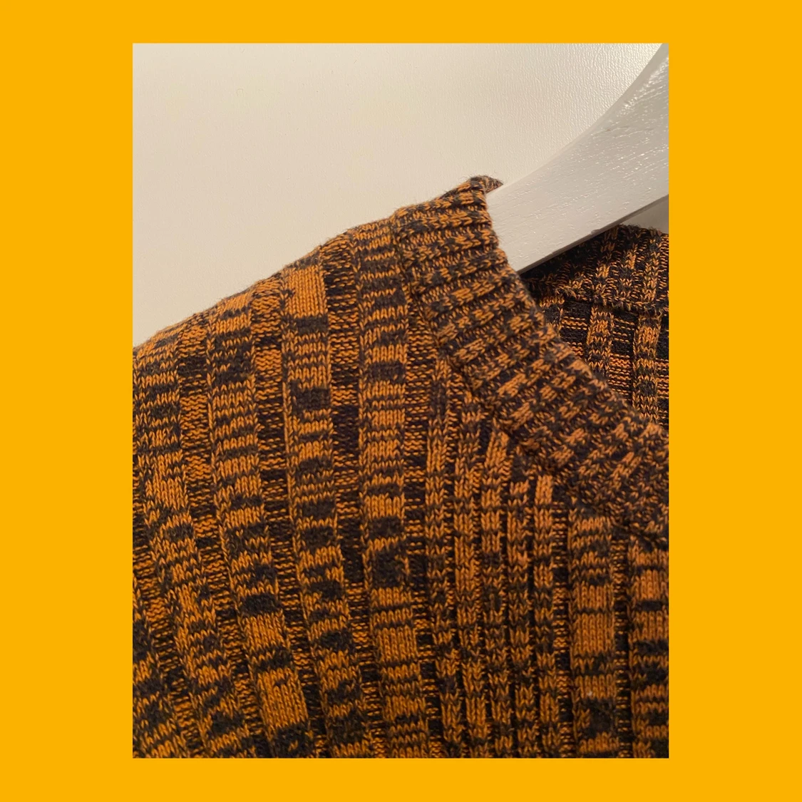 Brunmelerad tröja - 90