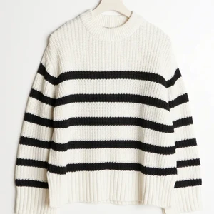 SÄLJER  - Helt ny, bara testad. Säljer för den e förstor och kan inte lämna tillbaka. 