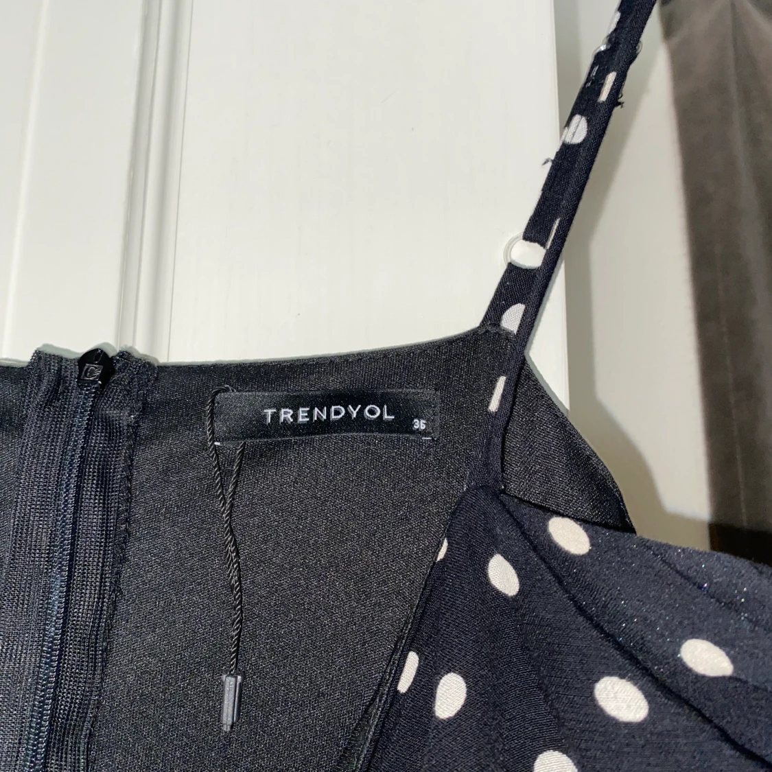 Långklänning med utskurning storlek 36 - 91