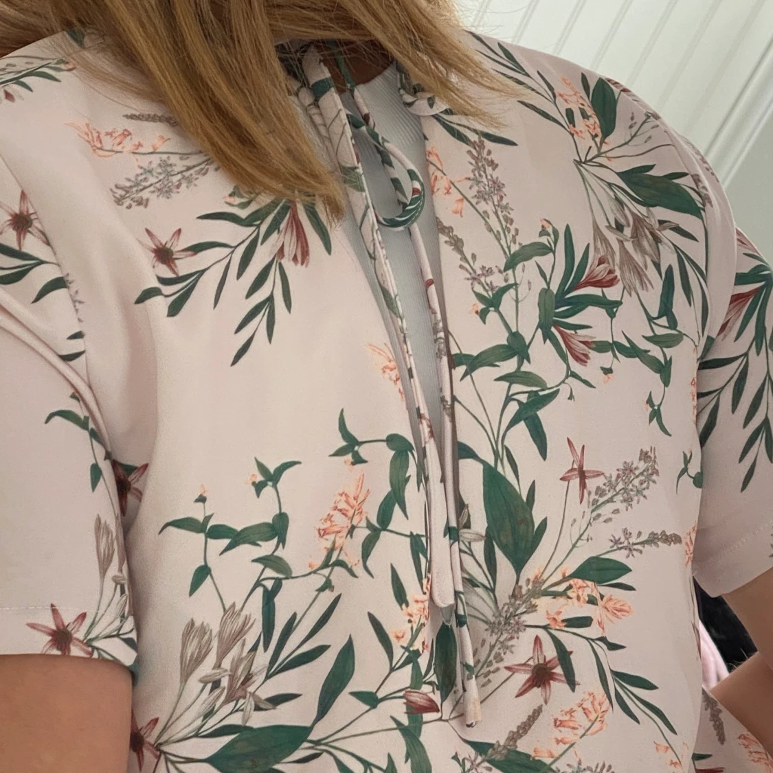 Fin blommig topp  - 91