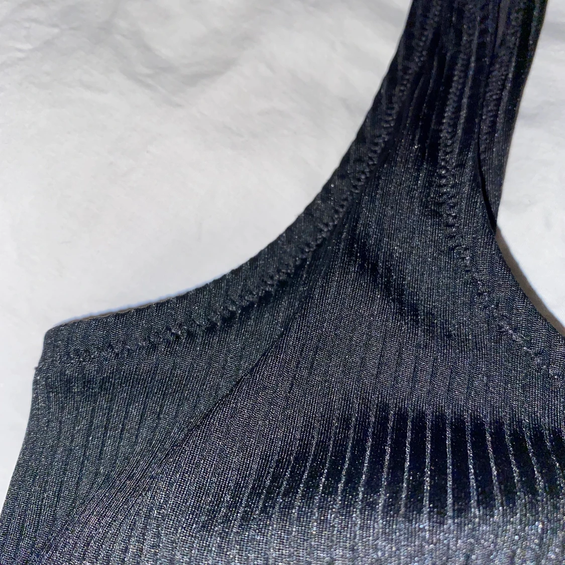 Svart bikiniöverdel  - 91