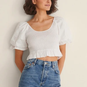 Fest topp - Jätte snygg fest topp från NA-KD, väldigt strechig och bekväm🤍