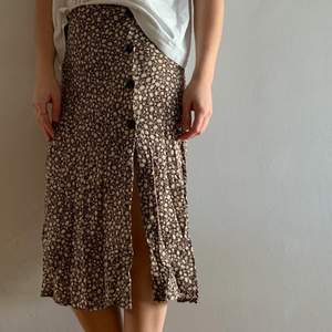 Söt kjol från HM. 80kr St. 36 (+frakt)