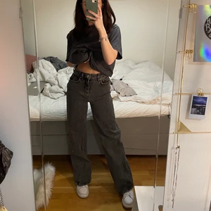 Grå jeans - Grå jeans från Gina tricot 💞