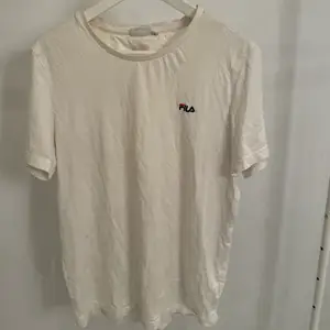 Fila t-shirt i S-M