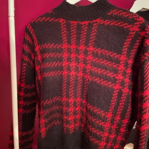 tröja - finstickad tröja, strl xxs men stor så passar xs-s, nytt skick, oanvänd, slutsåld från newyorker