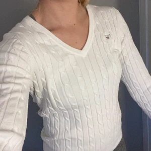 Ganttröja i storlek s - Sälj på grund av att den inte längre används. Fint skick och knappt använd.