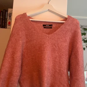 Rosa stickad tröja  - En rosa stickad tröja från BIKBOK, knappt använd och i bra skick. 
