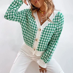 Fin kofta  - Helt ny kofta. Säljer då jag inte passade i färgen. 💕