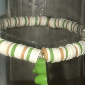 Ett gulligt armband som heter Green Tea bear braclet (stav)🍵🐻🤍
