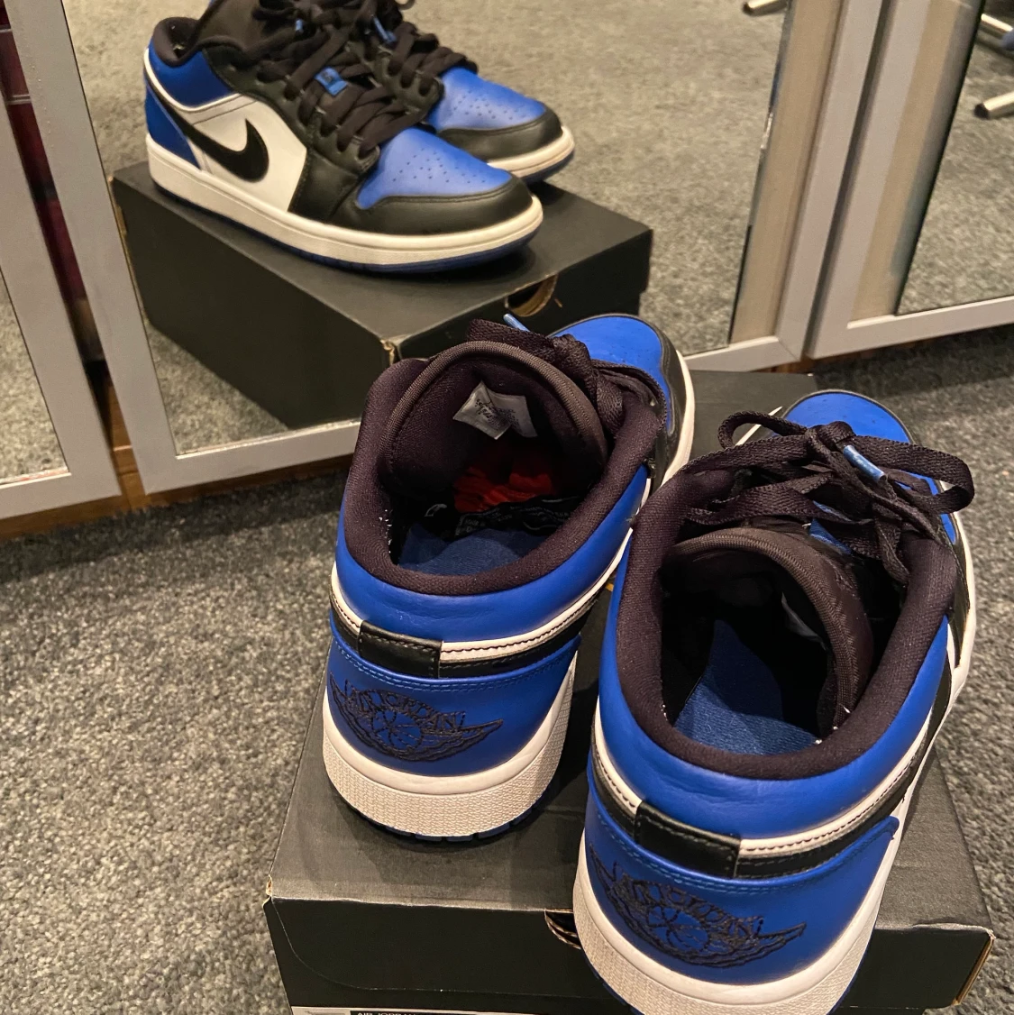Jordan 1 Low Royal Blue-White  - 90