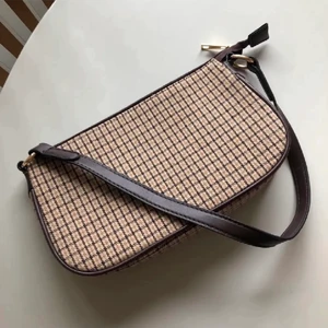 Väska  - Super söt väska som inte kommer till användning, i fint skick💞