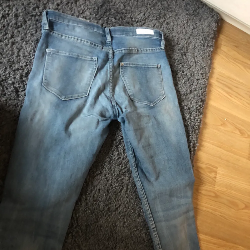 Blåa super fina jeans, bra skicka använda ett få tal ggr. Stl 164.☁️. Jeans & Byxor.
