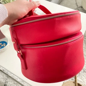 Lancome 2-delad necessär  - Rosa lancome necessär i två delar. Bra med förvaring. 