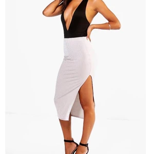 Kjol (finns svart också) - Storlek s, använd en gång