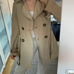 Trench coat  - Så trendig och fin trench coat