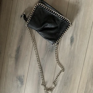 Väska - Väska fint skick köparen står för frakt 