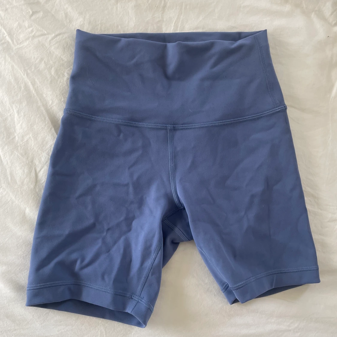 Lululemon wunder train HR shorts 6’