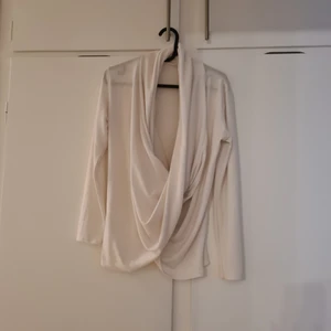 Fin tröja  - Knappt använd 