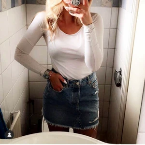 Jeanskjol  - Jeanskjol med slitningar 💫