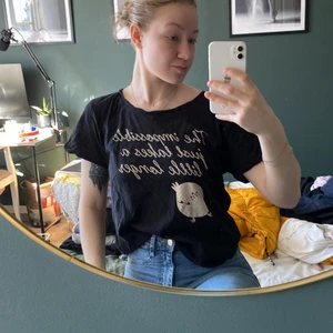  T-shirt - Plagget är några år gammalt men är i bra skick 