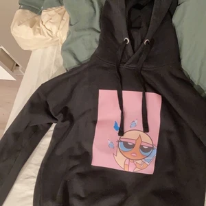 Hoodie  - Strl xs , aldrig använd 