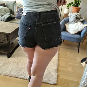 Levi's 501 shorts w29  - Säljer pga att jag tycker dom är för korta på mig. Nästan oanvända. Köparen står för frakten 💕