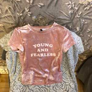 Rosa Tshirt - Rosa tshirt från hm strl xs