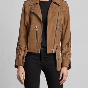 All Saints Brown suede jacka - Sjukt snygg All Saints jacka i suede / mocka skinn. Köpte den för 5,000-6,000 kr i London. 
