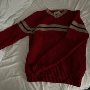 creem comp. - storlek M men passar även S. använd en gång. kan skicka fler bilder om det önskas! 50kr+frakt :)