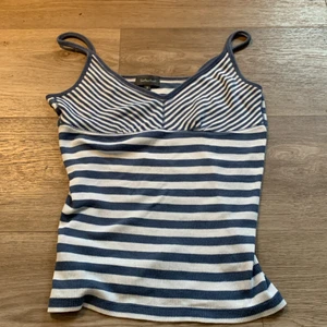 Supergullig linne - Linne från Sutherland ger mig verkligen sommar vibes, riktigt bra kvalite på tyget men kommer tyvärr inte till användning så mycket längre:(