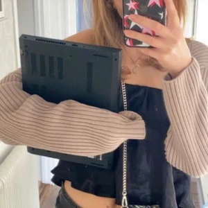 Ärmar  - Super söta armar ifrån hm, använda 1 gång💘 kom priv för fler frågor eller bilder☺️