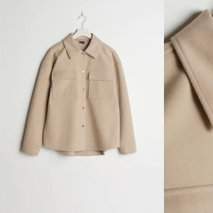 skjortjacka ginatricot - säljer denna jätte fina jacka från ginatricot, helt ny aldrig använd tog precis av prislappen för trodde jag skulle använda men blev ej så hör gärna av er🤍