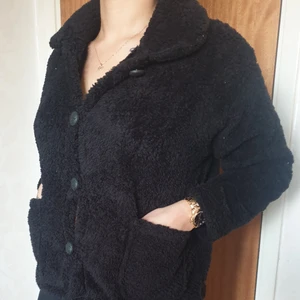 Kofta - Helt Ny finns i storlekar S,M,L