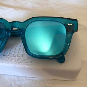 Chimi solglasögon #004 aqua blue med spegelglas (slutsålda på hemsidan), knappt använda, säljer då jag har ett annat par, budgivning (avslutas 21/3 11:00)