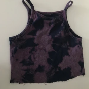 Tie dye linne - En gammal klänning jag klippt av och färgat 