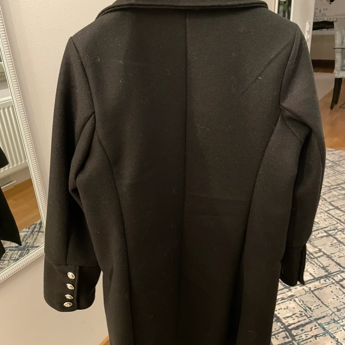 Kappa svart med guld knappar - 90