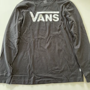 Vans tröja - Använd ett par gånger, köpt på junkyard. Bra skick på tröjan 