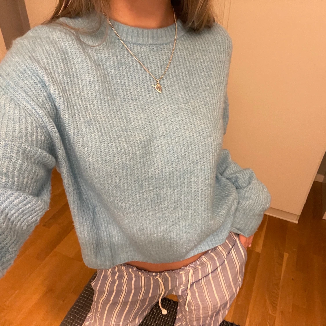 Blå stockad tröja - 90