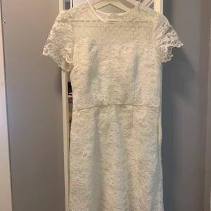 Ida Sjöstedt klänning! - Jättefin klänning från Ida Sjöstedt! Bara andvänd 1 gång på student så nästan som ny! Storlek XS