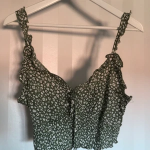 Linne  - Jättefint linne som tyvärr va för litet för mig ! Storlek S. 