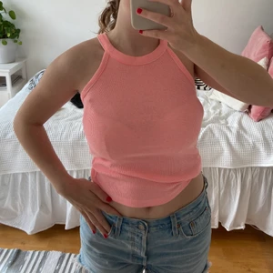 Ribbat linne - Gulligt och somrigt linne från Cubus i storlek 158/164. Passar Xs-M💕