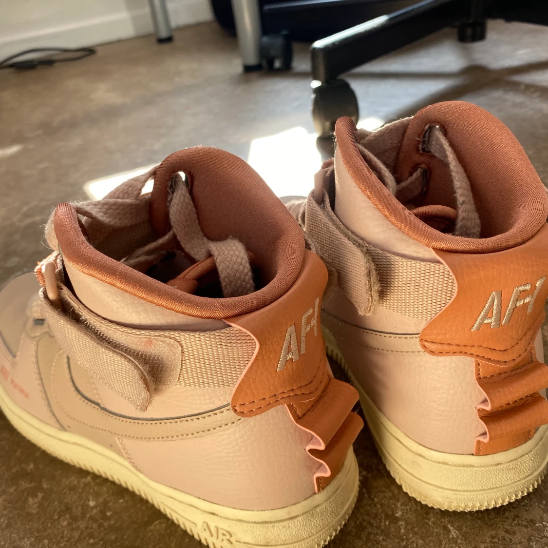 Nike AirForce 1 pink sneaker 37.5/6.5 - 91