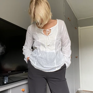 Topp från Bondelid - Topp från Bondelid. I jättefint skick men behöver strykas lite. 🦋🦋