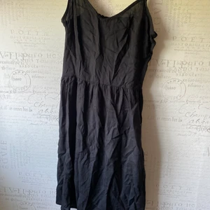 Klänning HM - Svart klänning från HM i storlek 34. Knappt använd. 