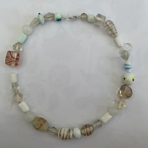 Halsband - Handgjord halsband med lite olika fina pärlor❤️ Köparen betalar frakten.