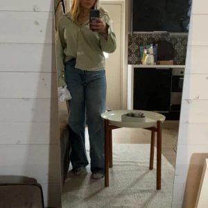 Grön oversized skjorta  - Stl M men skulle beskriva som oversized S. 
