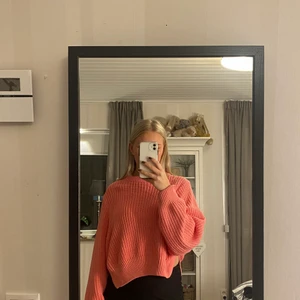 Stickad Tröja  - En stickad tröja från Gina Trico i storlek M! Säljer då den inte kommer till andvändning. ( Köptem står för frakt ) 