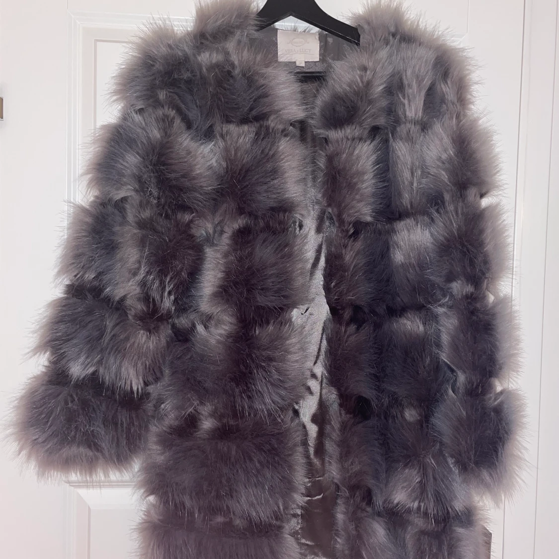Vera Lucy Faux Fur Coat, storlek M